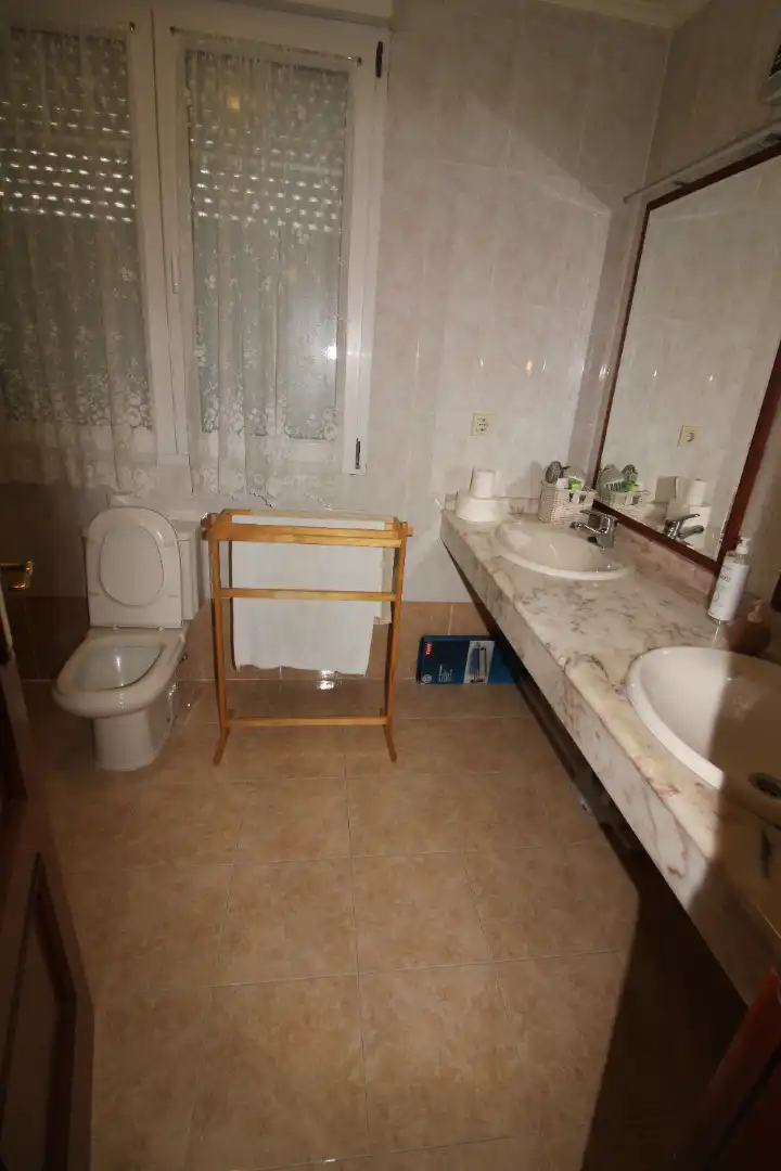 Bany de Casa o xalet en venda en Santa Cruz de Bezana amb Calefacció, Jardí privat i Terrassa
