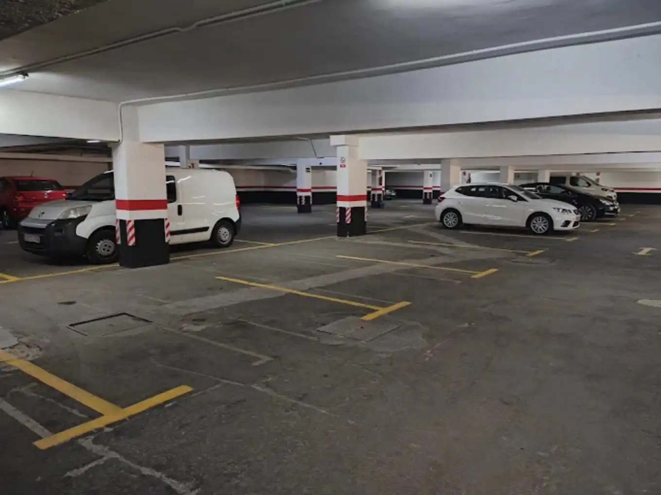 Motorradstellplatz zur Miete in Calle del Amparo 75, imagen 3