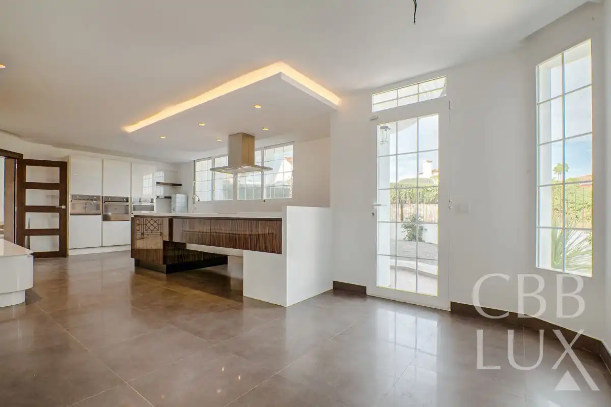 Chalet con terraza en venta en Pueblo - Urbanizaciones, imagen 13