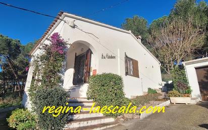 Exterior view of House or chalet for sale in L'Escala  with Air Conditioner, Private garden and Terrace