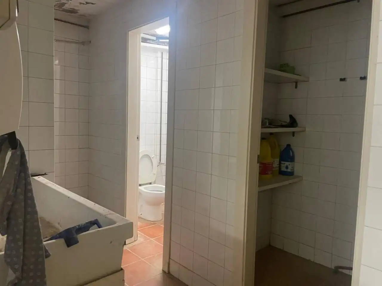 Bathroom of Industrial buildings for sale in Mollet del Vallès