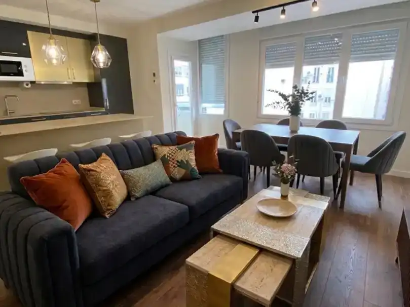 Sala d'estar de Apartament de lloguer en  Madrid Capital amb Aire condicionat