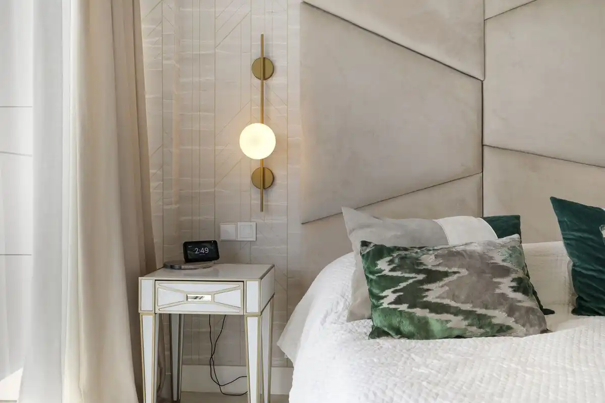Habitación de Apartamento en venta en Estepona con Aire acondicionado, Terraza y Piscina comunitaria