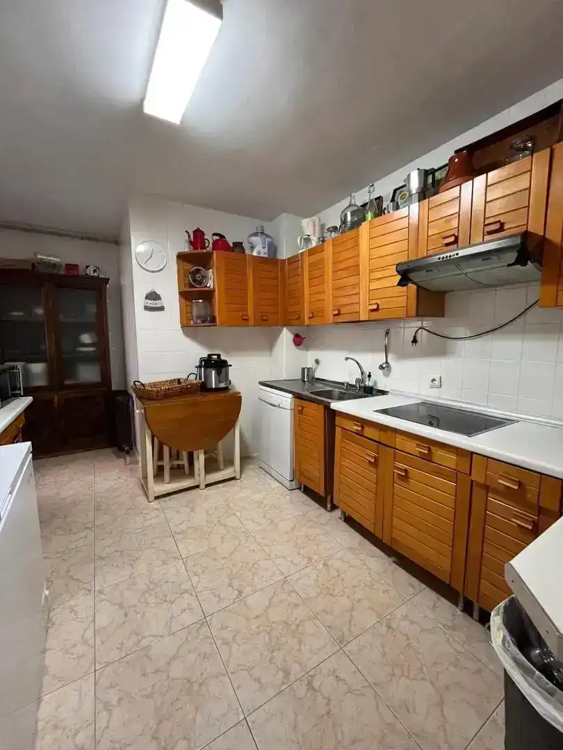 Cuina de Pis en venda en Navalmoral de la Mata amb Aire condicionat i Balcó