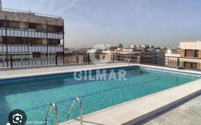 Piscina de Apartament en venda en  Madrid Capital amb Aire condicionat i Piscina