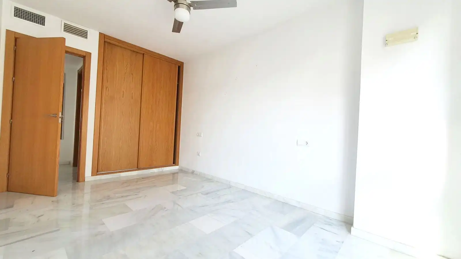 Schlafzimmer von Wohnung zum Verkauf in Mijas mit Klimaanlage und Ofen