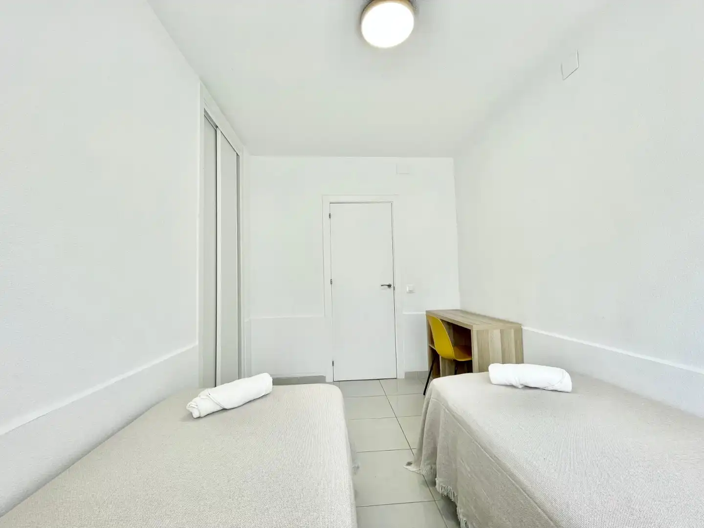 Dormitori de Apartament de lloguer en Torrevieja amb Aire condicionat, Calefacció i Terrassa