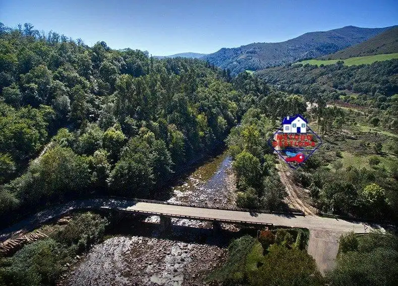 Vista exterior de Casa o chalet en venta en Cabuérniga con Calefacción, Terraza y Balcón