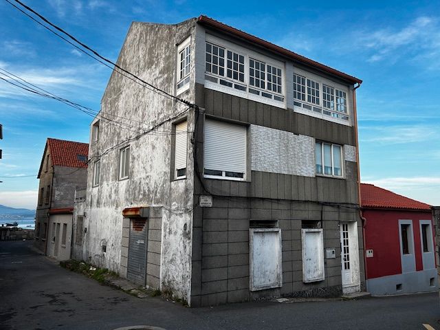 Vista exterior de Casa adosada en venda en A Illa de Arousa  amb Terrassa, Traster i Balcó