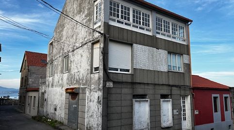 NOVAL VENDE CASA PARA REFORMAR EN LA  ISLA DE AROSA EN PRIMERA LÍNEA DE MAR