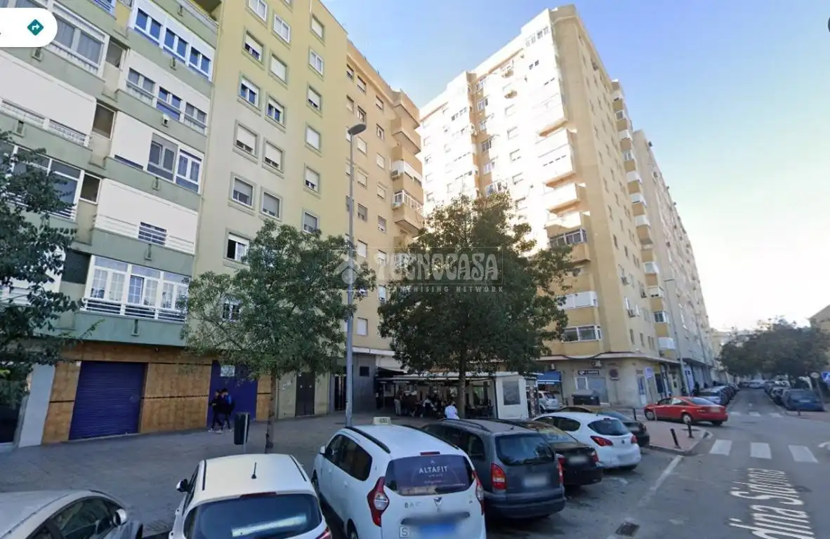 Local comercial en venda a Astilleros - La Paz  - Loreto - El Corte Inglés, imagen 2