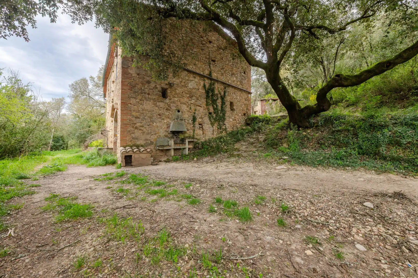 Country house zum Verkauf in Beuda
