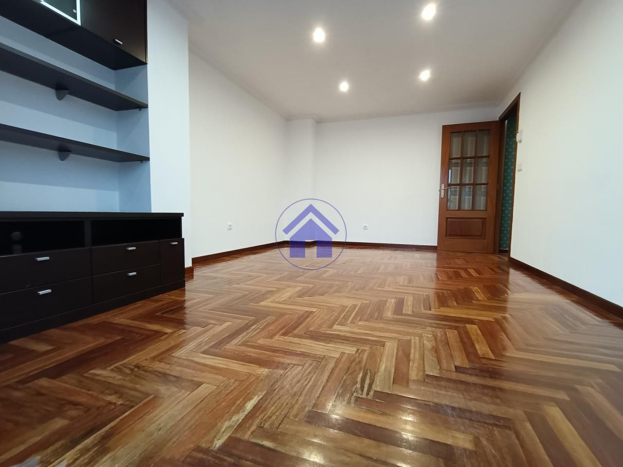 Living room of Flat to rent in Vigo   with Heating, Parquet flooring and Terrace