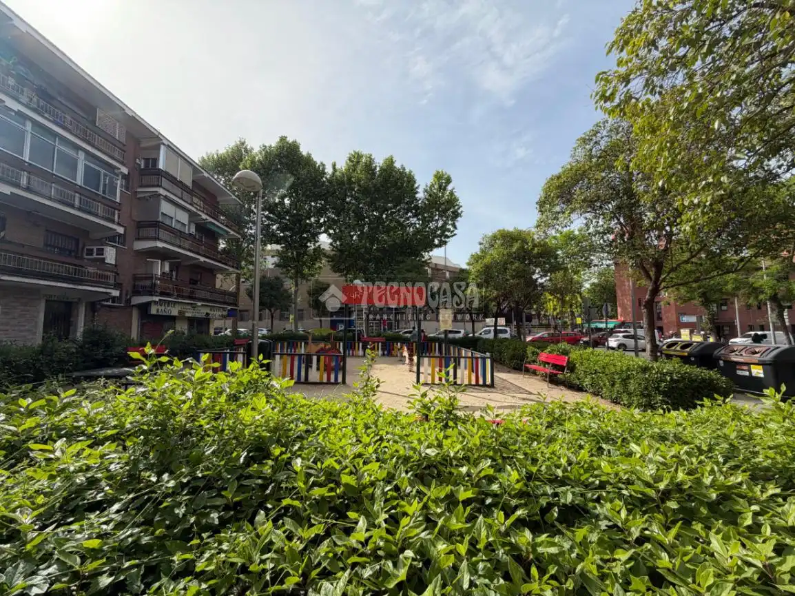 Vista exterior de Piso en venta en Madrid con Terraza
