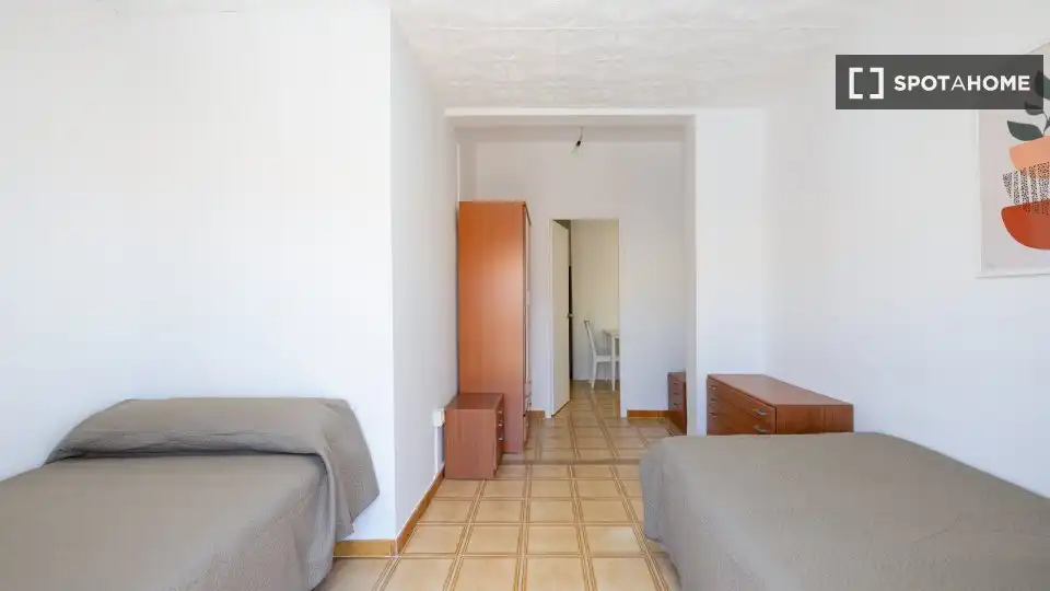Habitación de Apartamento para compartir en Escúzar con Aire acondicionado, Terraza y Amueblado