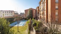 Piscina de Pis en venda en  Granada Capital amb Aire condicionat, Terrassa i Balcó