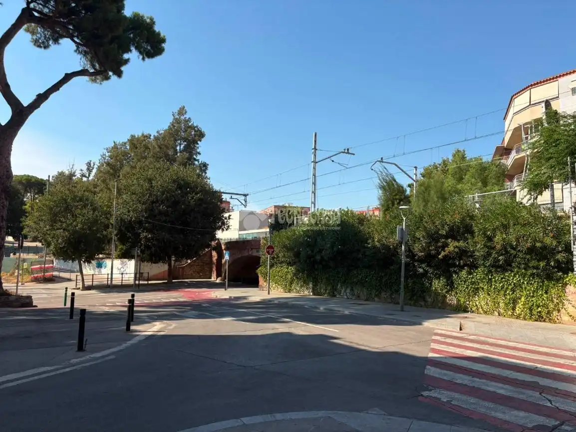 Vista exterior de Casa adosada en venda en Sant Feliu de Llobregat