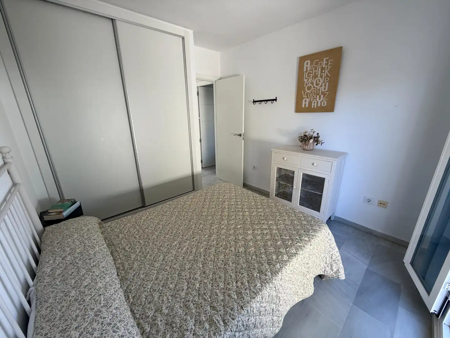 Schlafzimmer von Wohnungen zum Verkauf in Chiclana de la Frontera mit Terrasse, Möbliert und Gemeinschaftspool