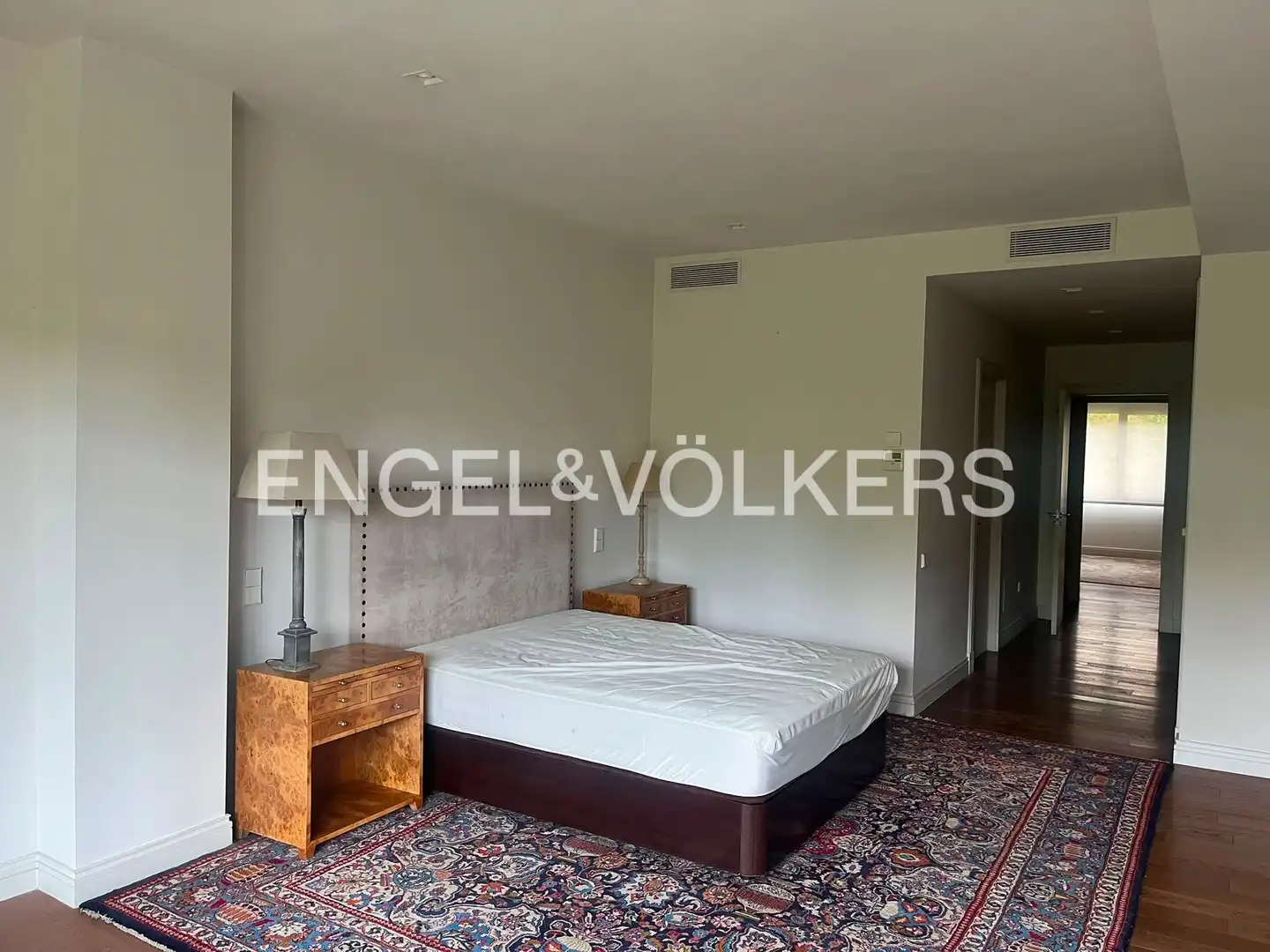 Habitación de Apartamento de alquiler en Madrid con Aire acondicionado, Calefacción y Jardín privado