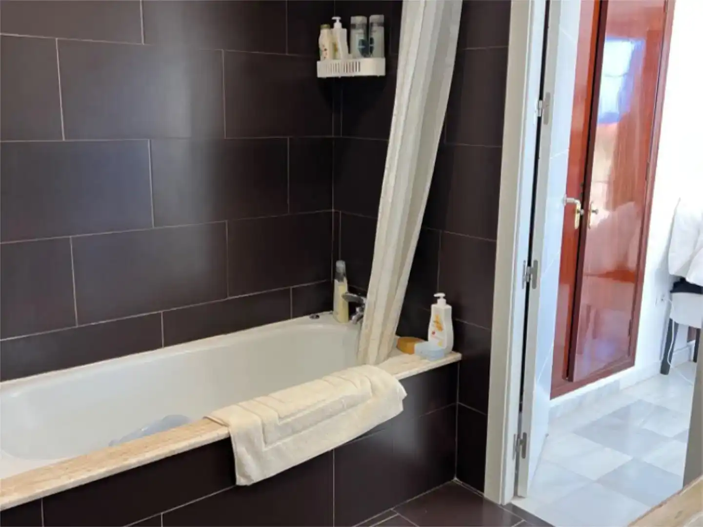 Bathroom of Detached homes for rent in Algeciras  with Balcony