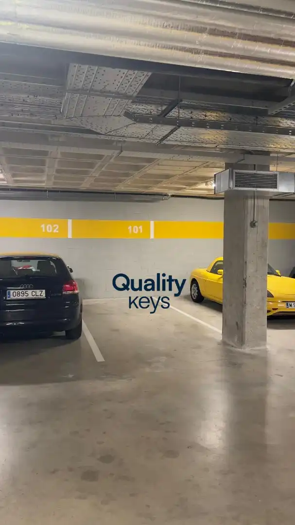 Parking of Flat for rent in Madrid  with Air Conditioner, Heating and Terrace