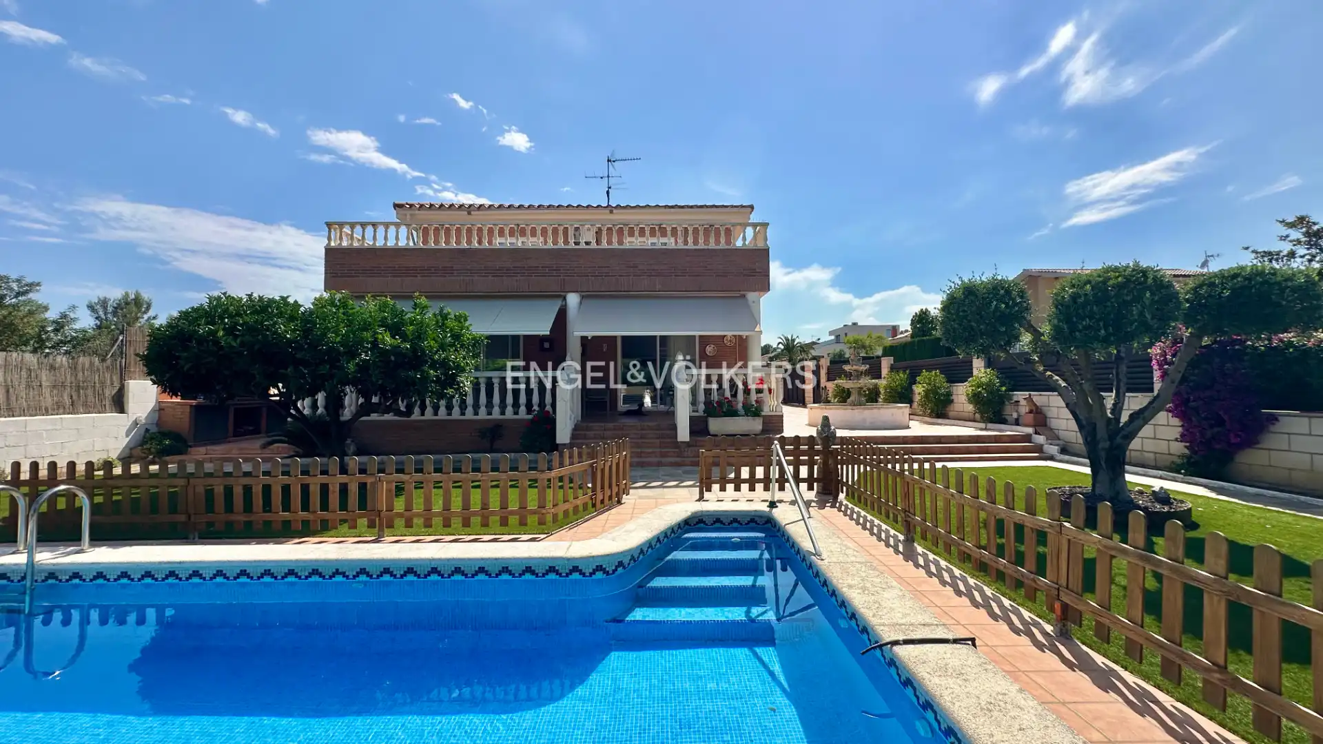 Vista exterior de Casa o xalet en venda en Almoster amb Aire condicionat, Calefacció i Jardí privat