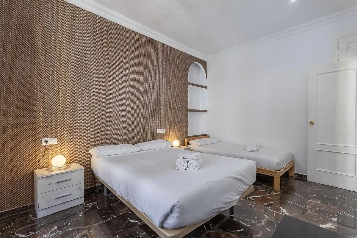 Bedroom of Flat for sale in Granada  with Balcony
