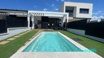 Piscina de Casa adosada en venda en Cunit amb Calefacció, Jardí privat i Terrassa