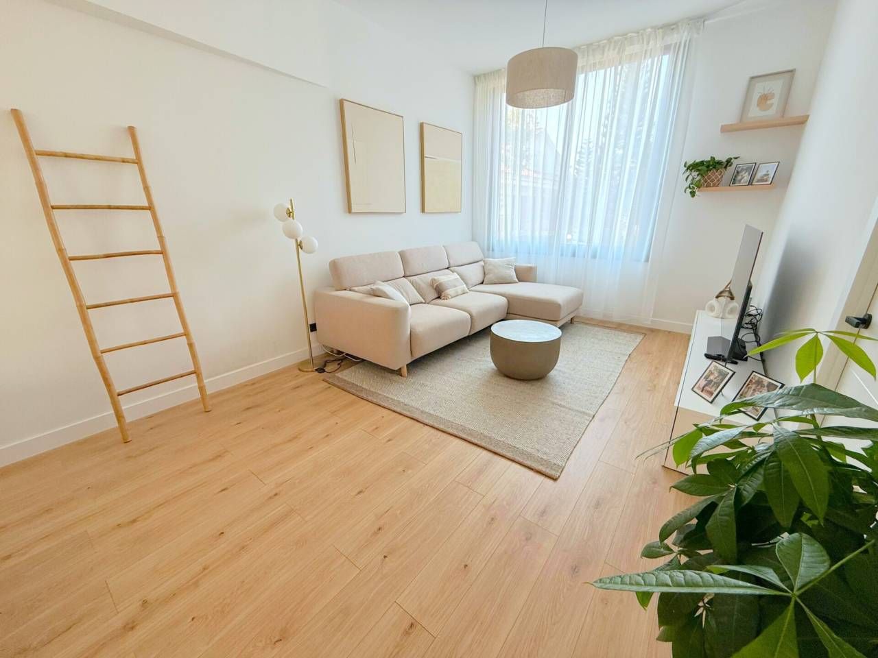 Sala d'estar de Àtic en venda en Vilassar de Mar amb Aire condicionat, Calefacció i Jardí privat