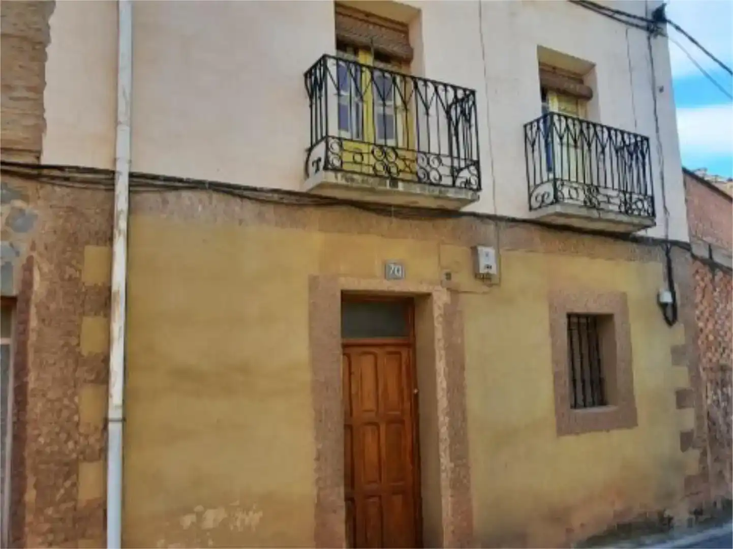 Vista exterior de Pis en venda en Arenzana de Abajo amb Moblat i Balcó