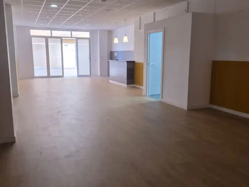 Local de alquiler en Alaquàs con Parquet