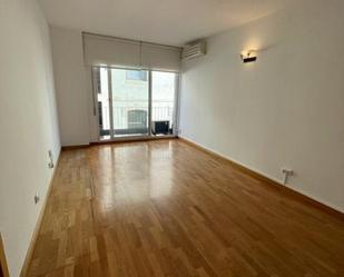 Sala d'estar de Pis de lloguer en Sabadell amb Calefacció, Forn i Balcó
