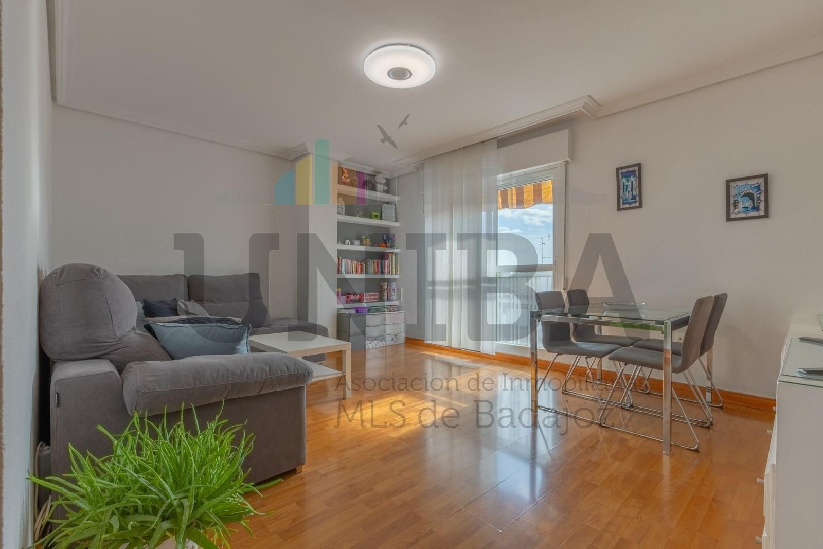 Living room of Flat for sale in Badajoz Capital  with Air Conditioner and Storage room