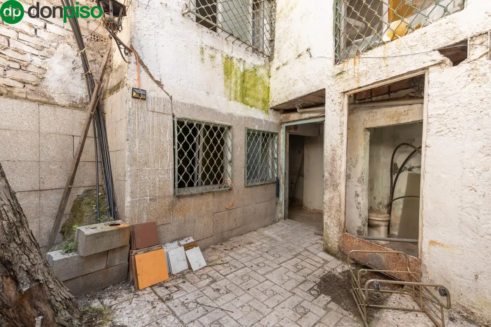 Exterior view of Houses for sale in Granada