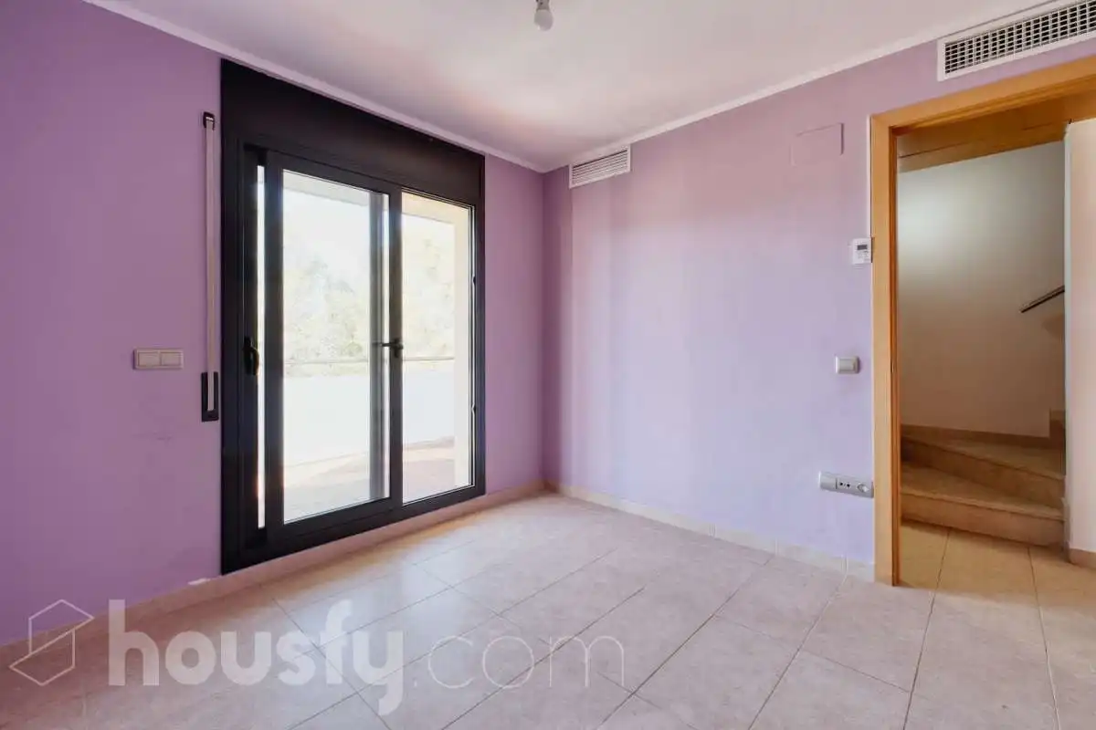 Schlafzimmer von Maisonette zum Verkauf in Roda de Berà mit Klimaanlage, Terrasse und Abstellraum