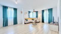 Wohnzimmer von Wohnung zum verkauf in Lardero mit Klimaanlage, Heizung und Terrasse
