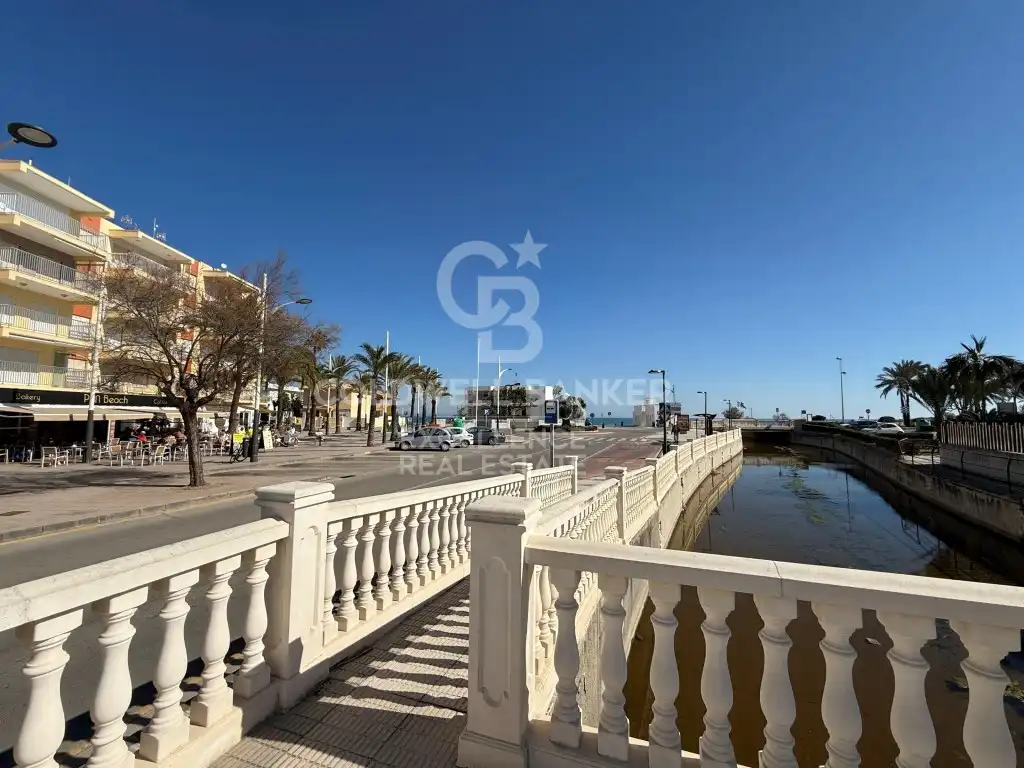 Flat for sale in Calle Almirante Roger De Lauria, Oliva Playa