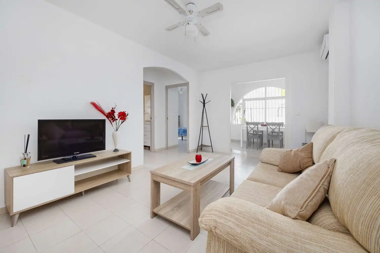 Living room of Apartments for sale in Torrevieja  with Terrace, Swimming Pool and Furnished
