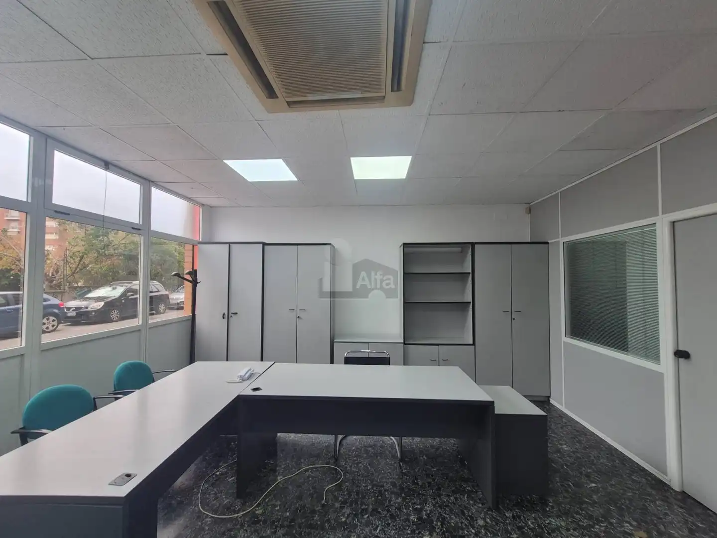 Office for rent in Patraix