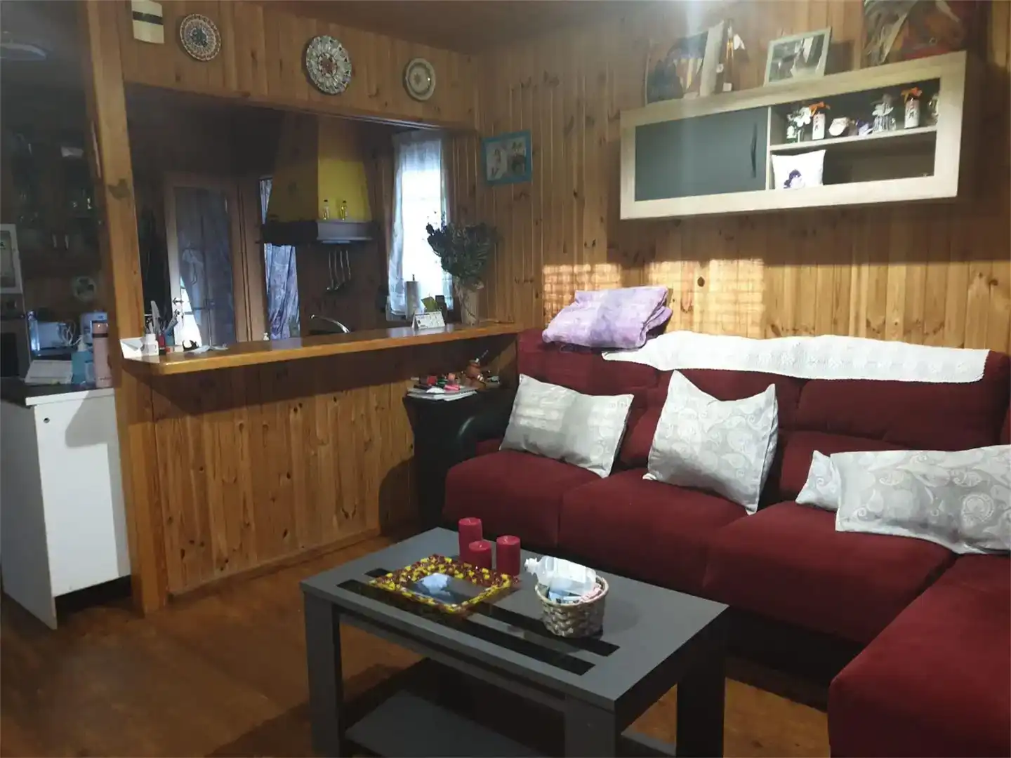 Sala d'estar de Casa o xalet en venda en Frumales amb Aire condicionat i Parquet