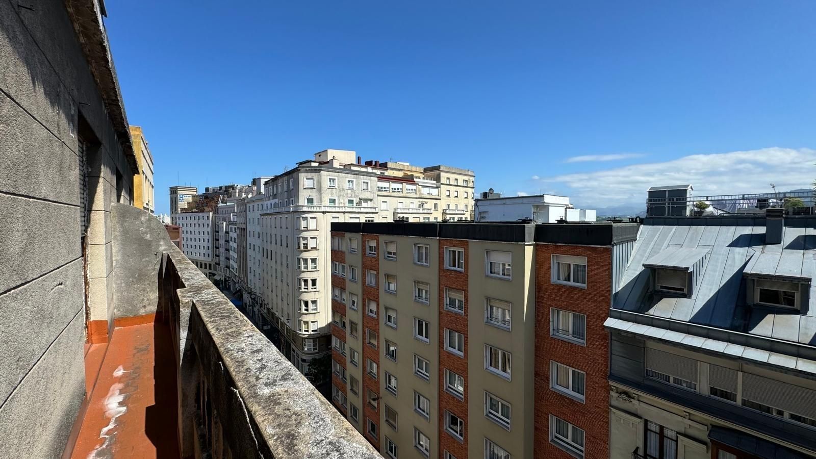 Vista exterior de Piso en venta en Santander con Balcón