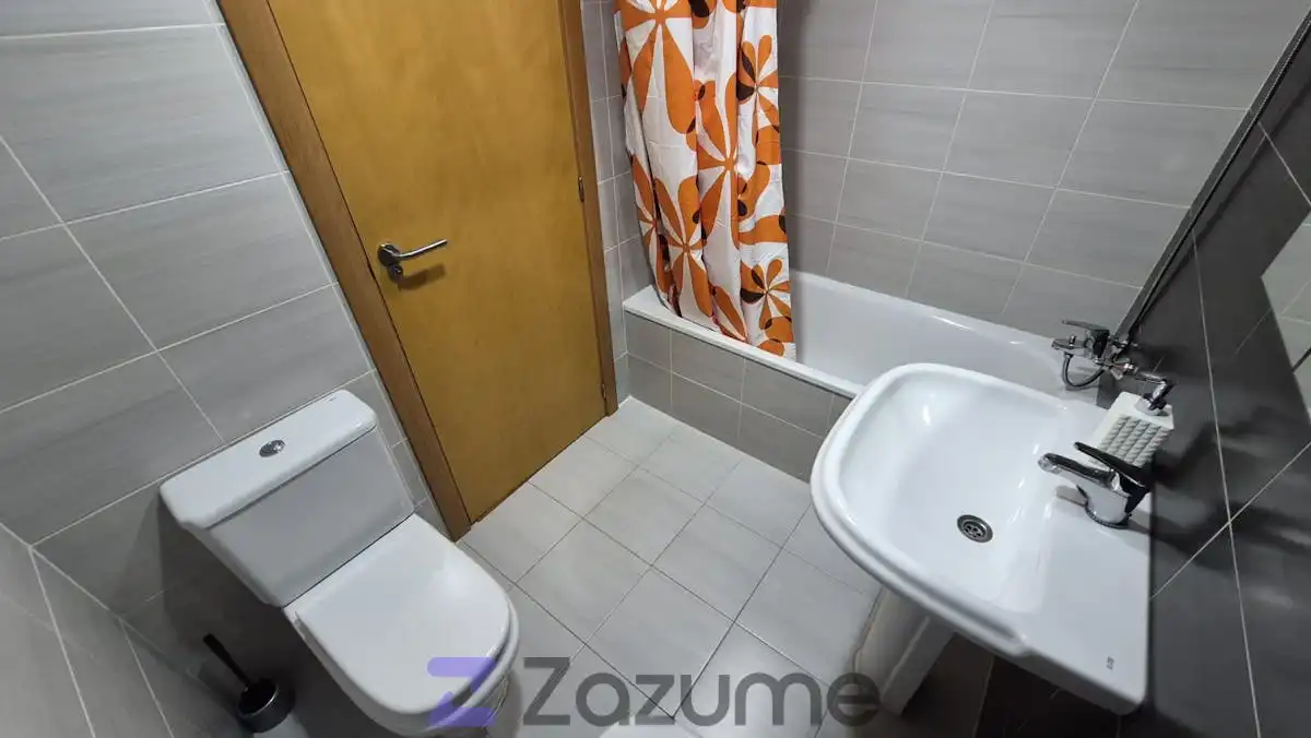 Bathroom of Flat for rent in Murcia  with Air Conditioner, Private garden and Swimming Pool