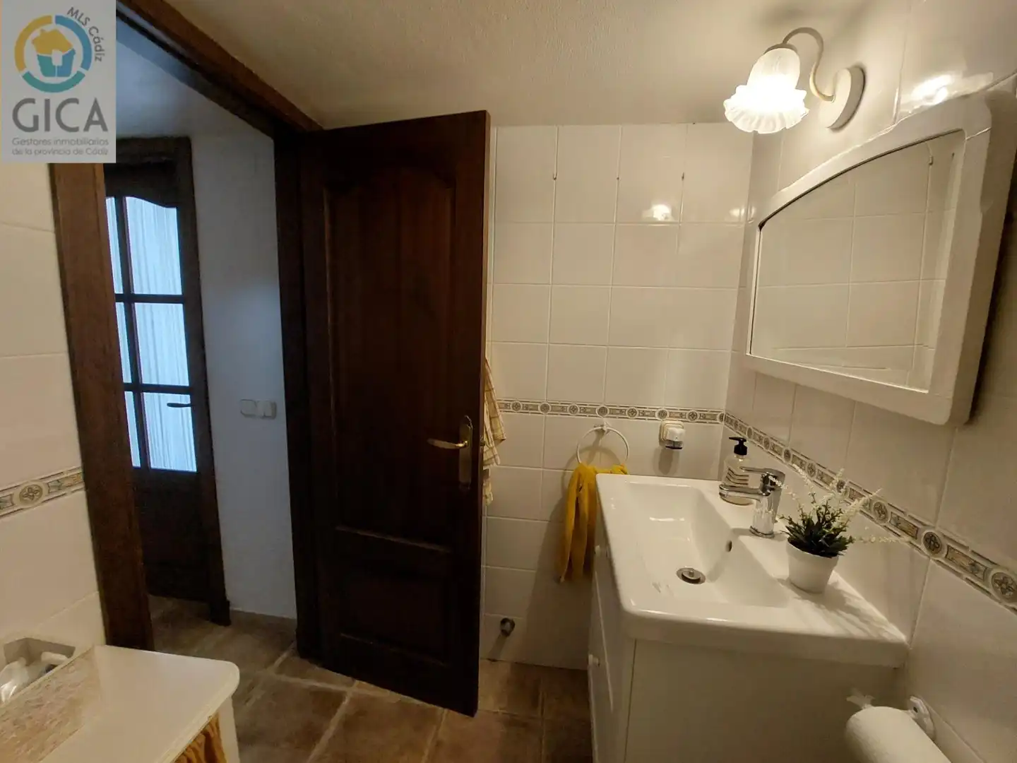 Bany de Casa o xalet en venda en Algeciras amb Aire condicionat, Jardí privat i Piscina