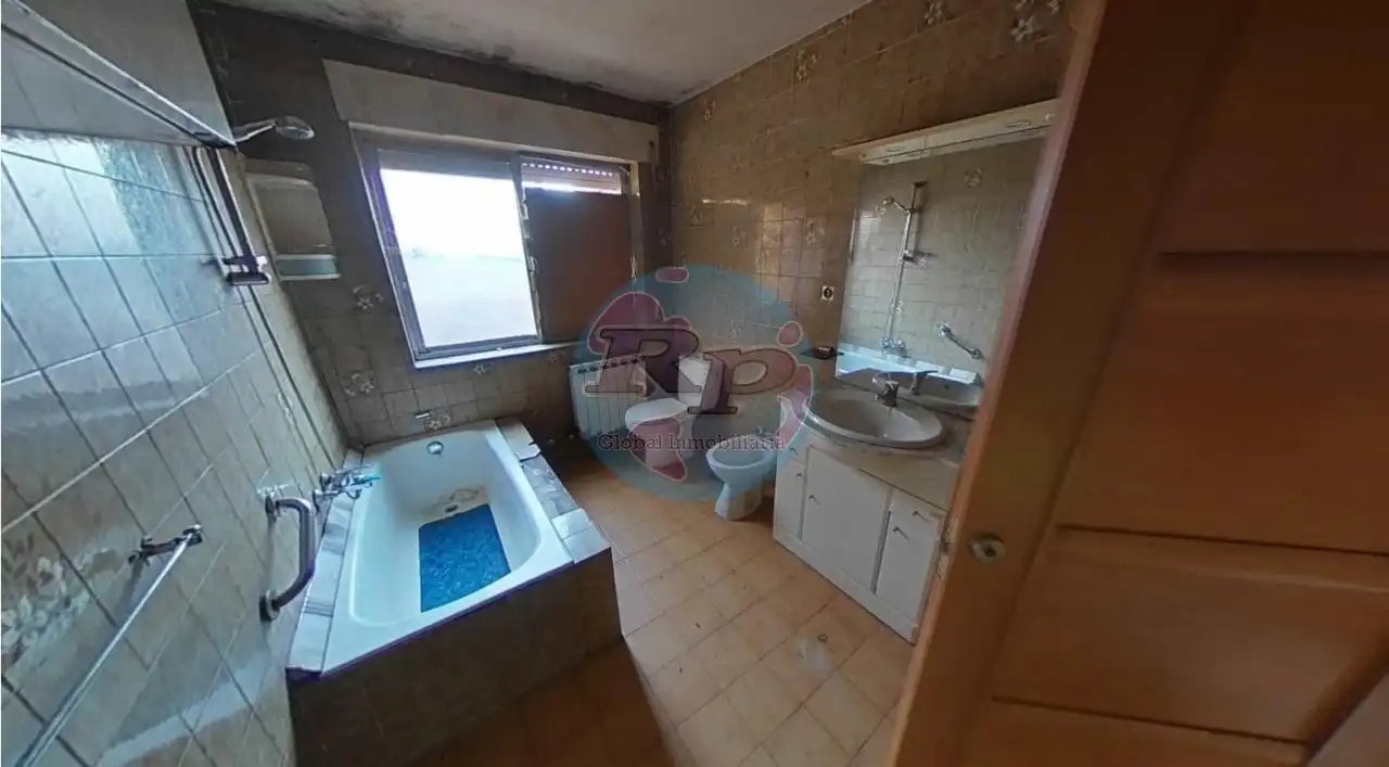 Baño de Casa o chalet en venta en Valdesamario con Jardín privado