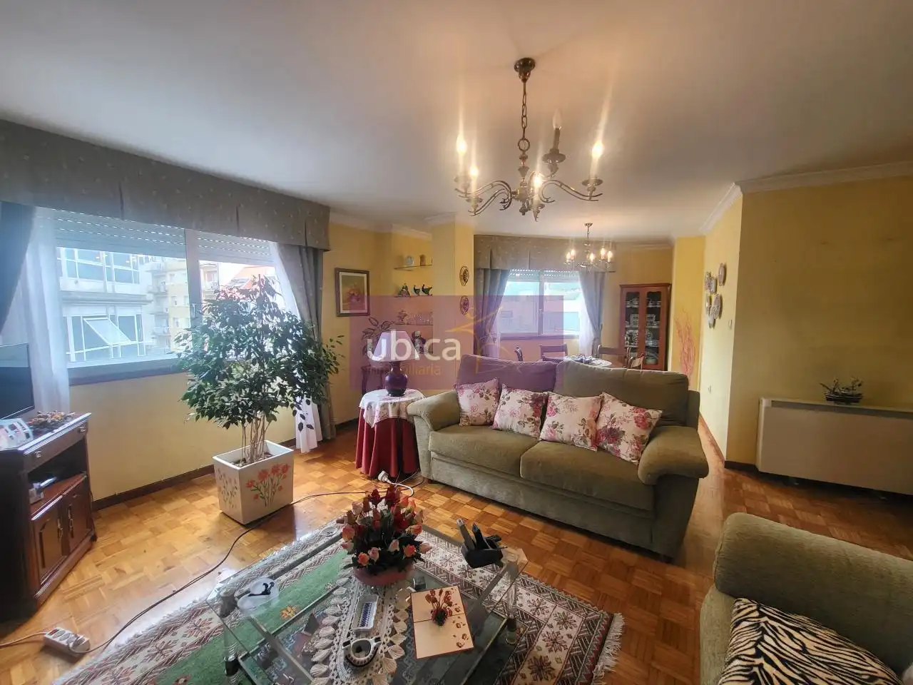 Living room of Flat for sale in Vigo   with Heating, Parquet flooring and Terrace