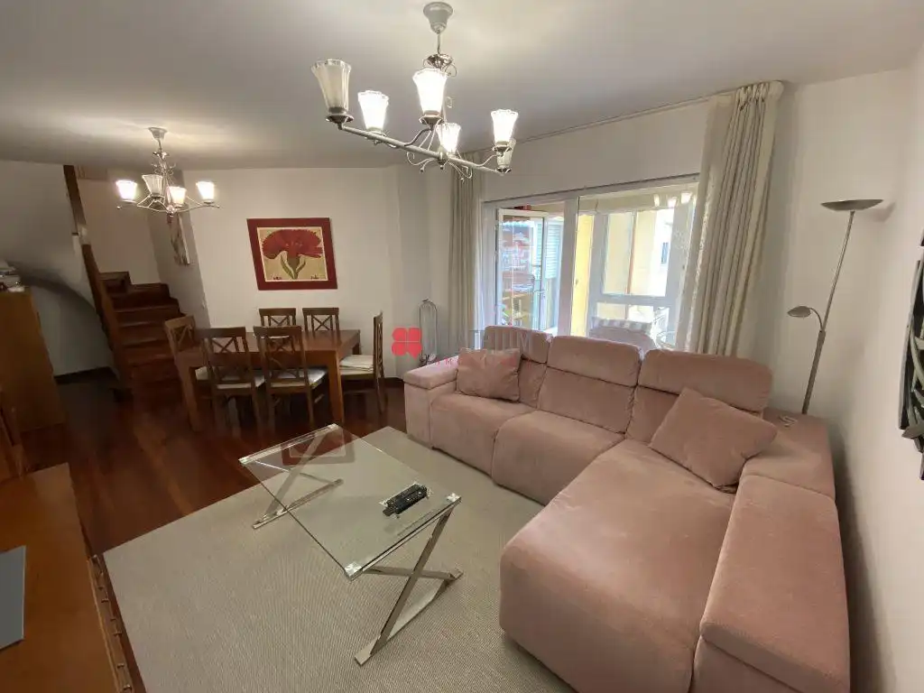 Sala de estar de Dúplex en venta en Ames con Calefacción, Trastero y Piscina