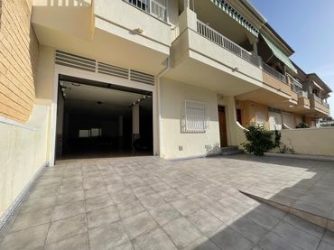 Xalet amb balcó en venda a Calle Calle Alcalde José María Tárraga