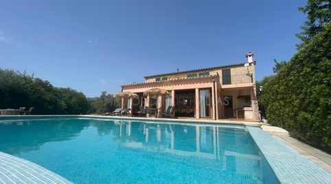 SE ALQUILA MARAVILLOSA CASA DE ESTILO MALLORQUÍN CON PISCINA