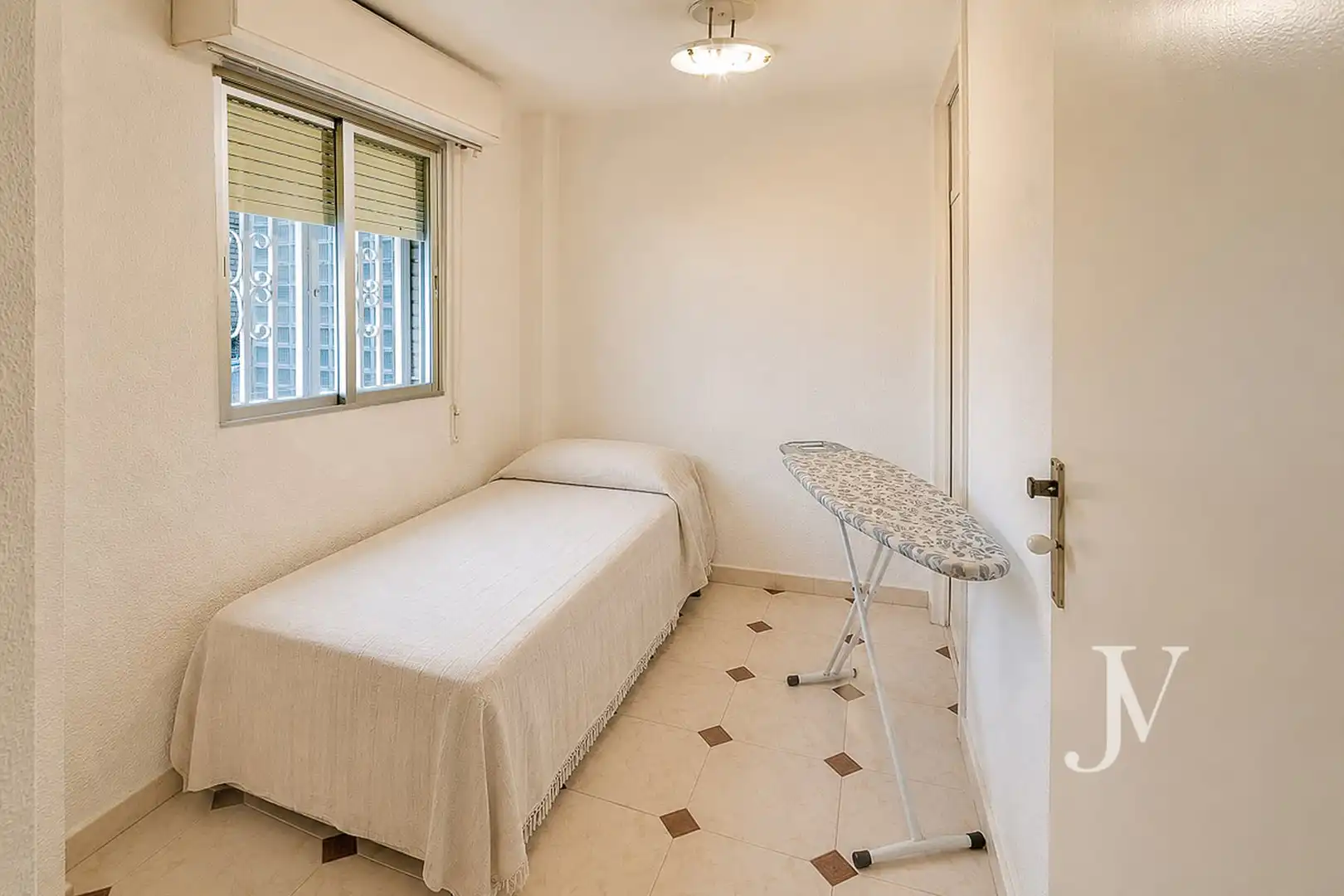 Habitación de Piso en venta en Madrid con Calefacción, Horno y Lavadora