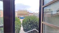 Vista exterior de Pis en venda en Burgos Capital amb Calefacció i Balcó